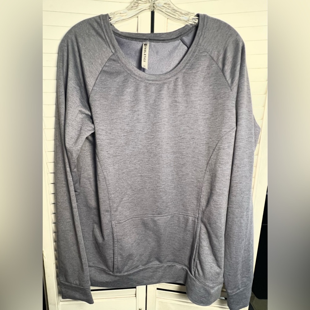 Women’s Fabletics Medium Crewneck Sweatshirt